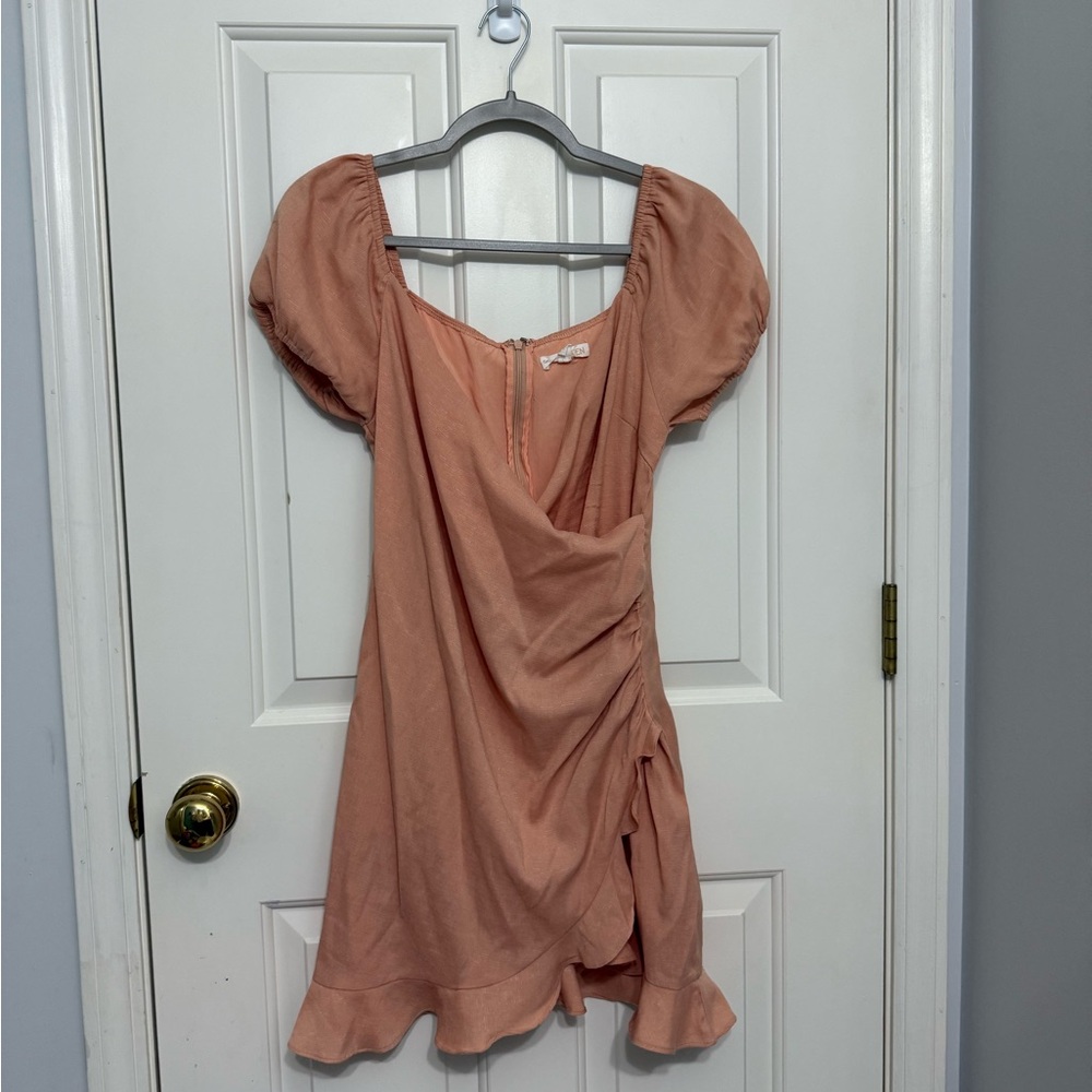 Chic Peach Mini Dress with Puff Sleeves
